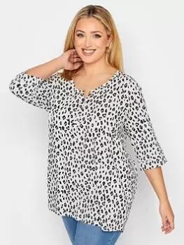 Image of Yours Pintuck Henley Aop Animal Print - White & Green, White, Size 16, Women