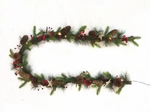 Image of Robert Dyas Rattan Berry Garland - 1.5m