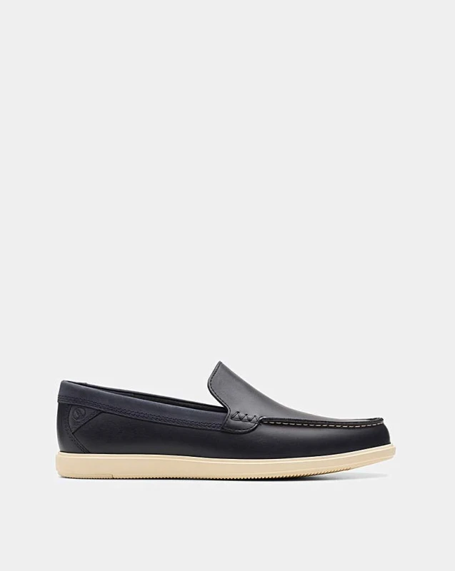 Image of Clarks Clarks Bratton Loafer - Navy Leather Navy Leather - Clarks - Size: 7 Navy Leather Male 7 OQ72101
