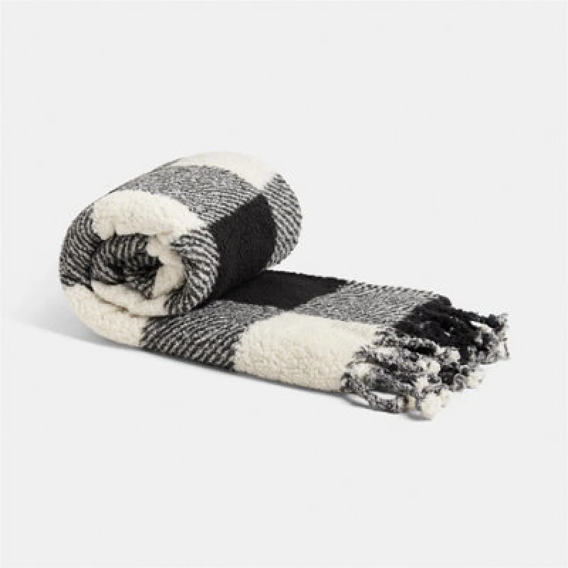 Image of OHS OHS Ultra Soft Sherpa Fleece Throw Gingham Tassel Blanket, Monochrome in Natural White Size: 120cm x 150cm Natural White 120cm x 150cm Unisex 50