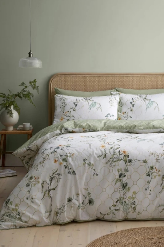 Image of Appletree 'Floral Trellis' 100% Cotton Sateen Duvet Cover Set in Green Size: Double Green Unisex Double