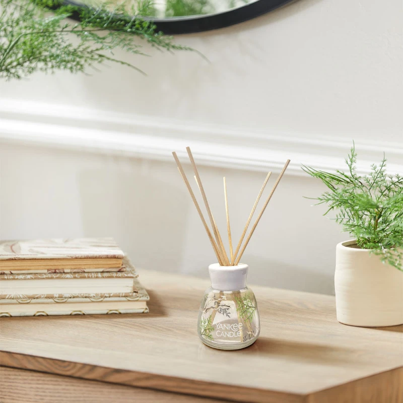 Image of Yankee Candle Bayside Cedar 43895830249627