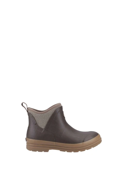 Image of Muck Boots Womens Originals Ankle Boot in Brown Size: 4 Brown Female 4
