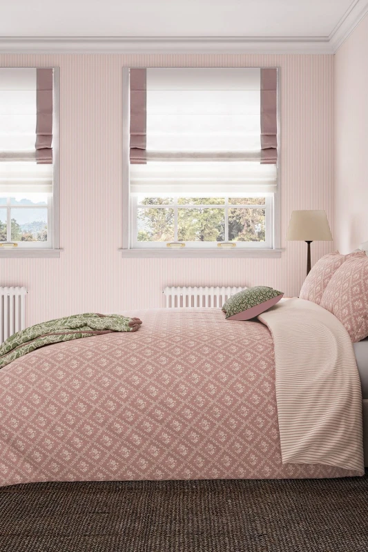 Image of Helena Springfield Helena Springfield 'Meadow Posy' Cotton Duvet Cover Set in Pink Size: Single Pink Single Unisex 5016709715379