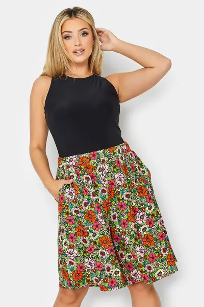 Image of Yours Pull On Shorts Green