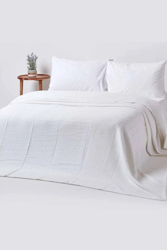Image of Homescapes Organic Cotton Waffle Blanket/ Throw White, 250 X 230 Cm
