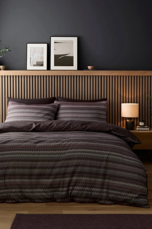 Image of Appletree 'Chevron Stripe' 100% Cotton Sateen Duvet Cover Set in Chocolate Size: Super King Chocolate Unisex Super King