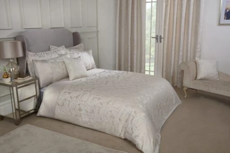 Image of New Edge Blinds Cavendish Duvet Set in Cream Size: Super King Cream Unisex Super King
