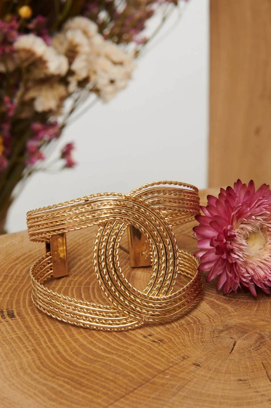 Image of Izabel London Womens Metallic Twist Texture Wide Bracelet in Metallics Metallics Female One Size