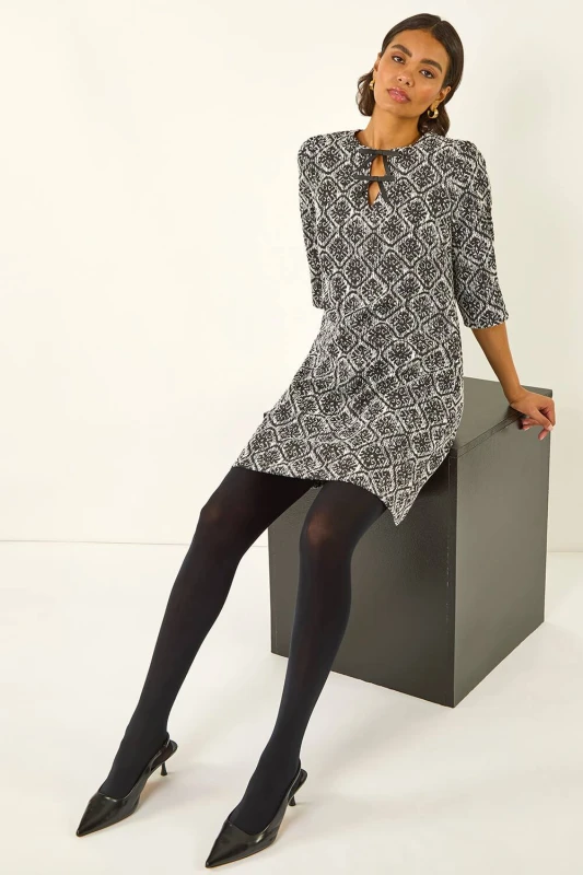 Image of Roman Womens Tile Print Tie Keyhole Stretch Dress in Black Size: 20 Black Female 20