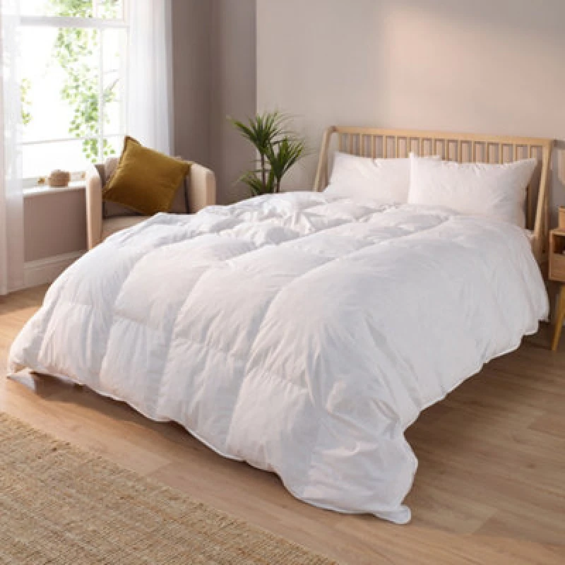 Image of Snuggledown Snuggledown Scandinavian Duck Feather & Down 10.5 Tog All Year Round Duvet in White Size: King White King Unisex 5037045012892