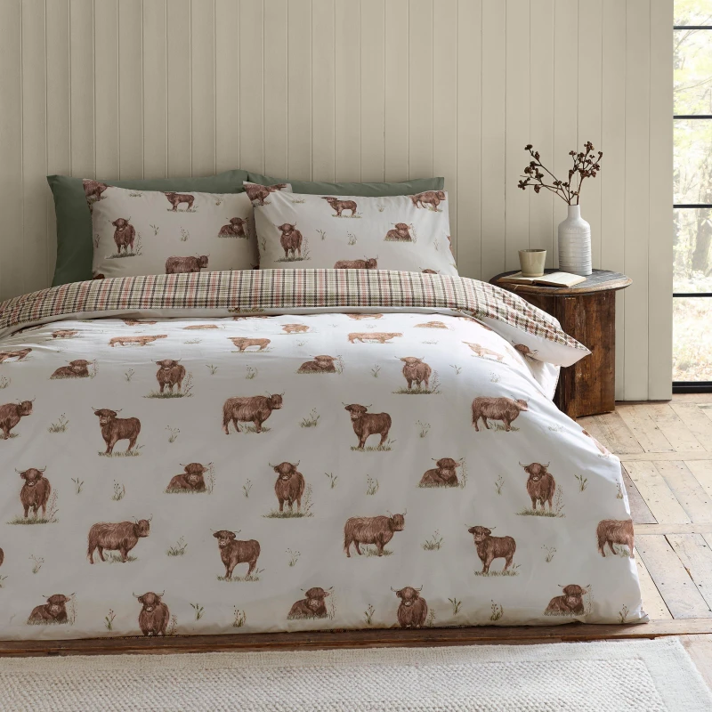 Image of Catherine Lansfield Angus Highland Cow Reversible Duvet Cover Set Natural unisex Single
