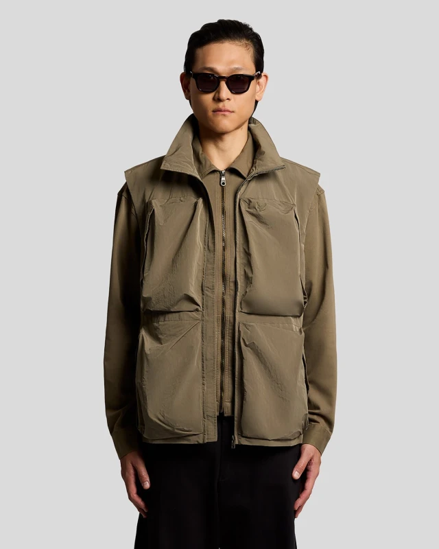 Image of Lyle & Scott Mens Lightweight Ripstop Gilet in Green