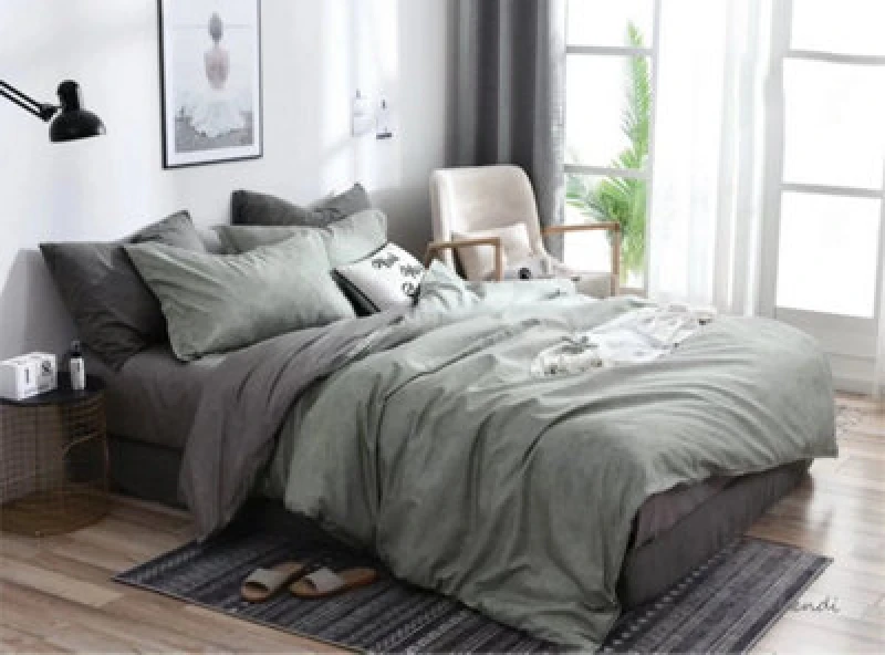 Image of Ezysleep Ezysleep Reversible Grey Printed Duvet Set Size: King Grey King Unisex 0721545589934
