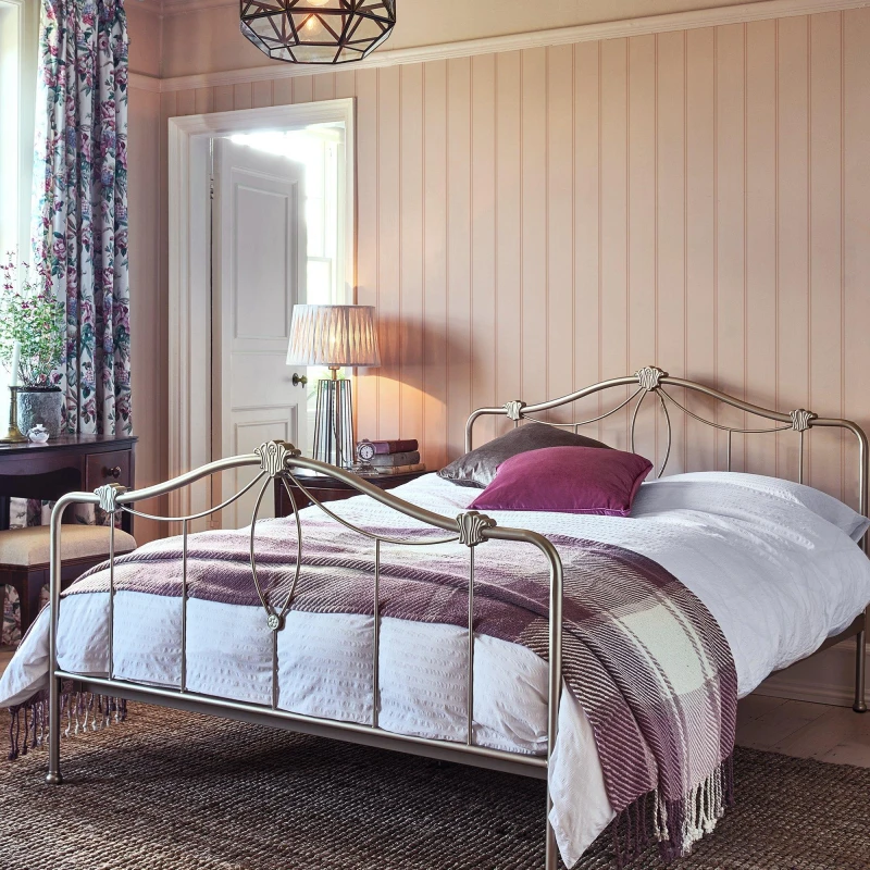 Image of Laura Ashley Chalford Wood Panelling Plaster Pink Plaster Pink unisex One Size