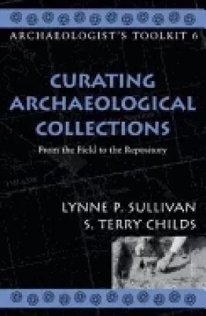 Image of curating archaeological collections from the field to the repository