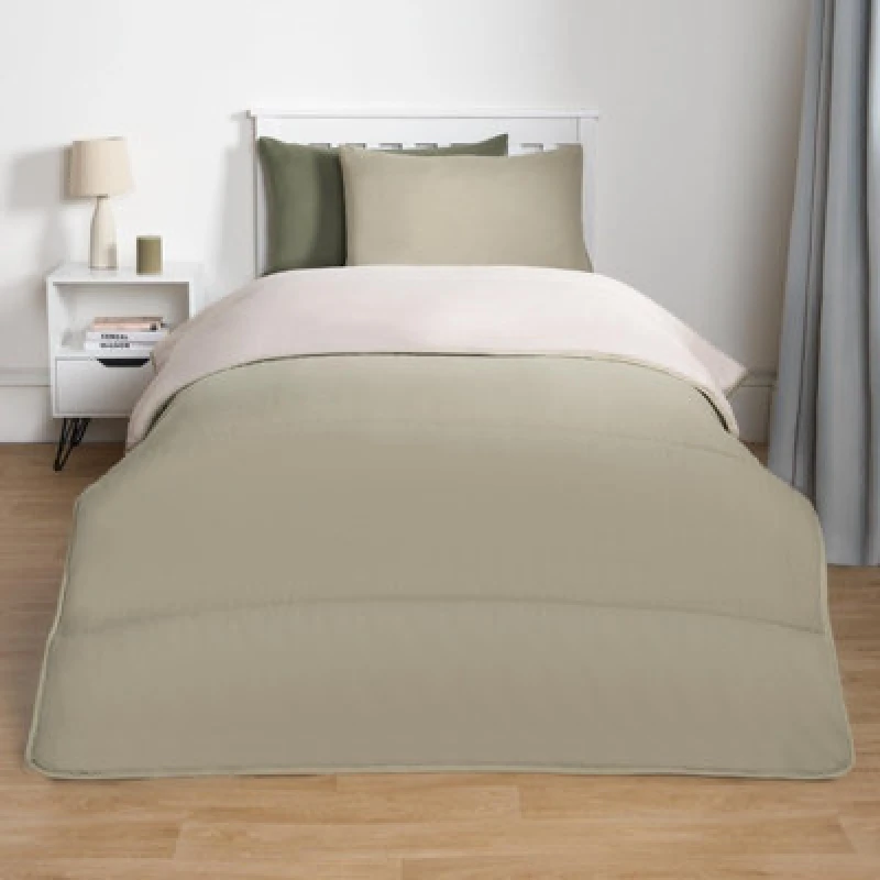 Image of OHS OHS Soft Coverless 10.5 TOG Duvet Set Pillowcase Quilted Cover in Pale Green Size: Single Pale Green Single Unisex 5027434197569