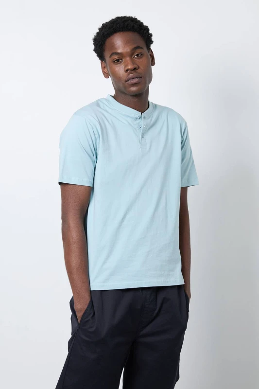 Image of Burton Burton Men Blue Grandad Neck T-Shirt Size: X-Large Blue X-Large Male 5045773965243