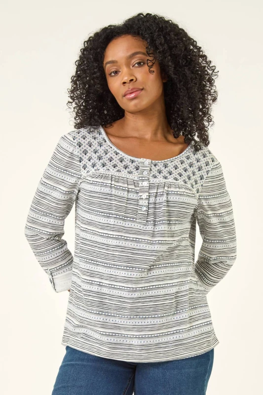 Image of Roman Womens Petite Contrast Front Tunic Top Size: 14 Multicolor Female 14