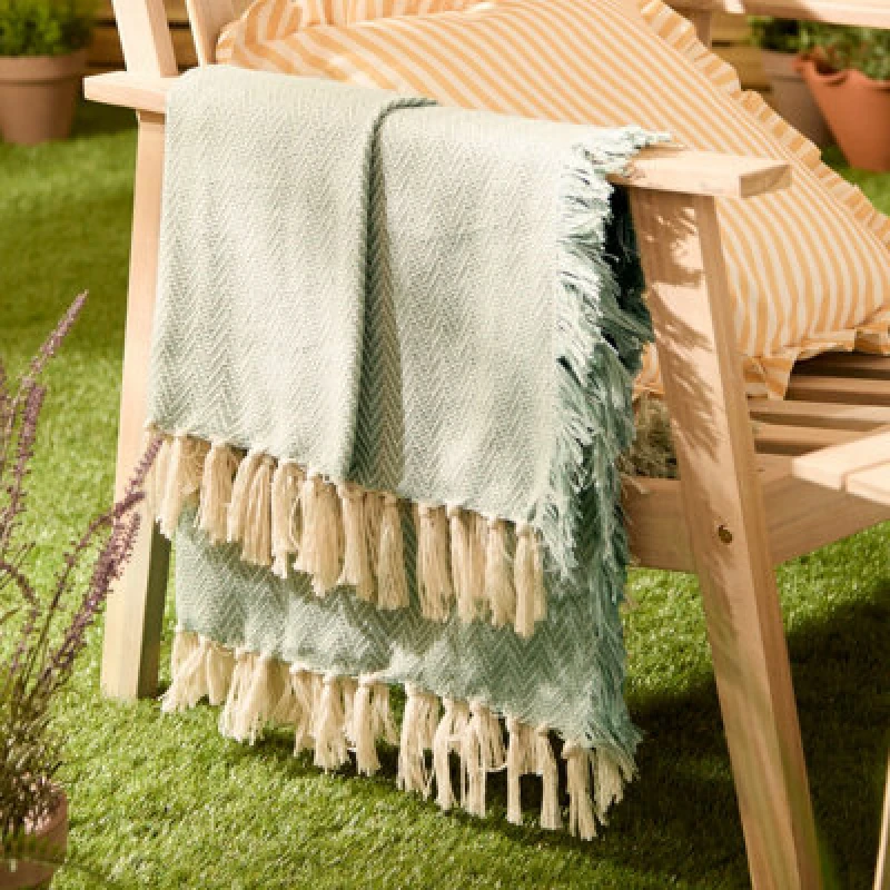Image of Wylder Wisley Woven Outdoor Throw in Green Size: 130cm x 180cm Green Unisex 130cm x 180 cm