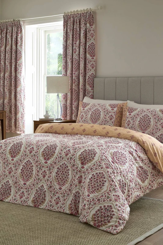 Image of Dreams & Drapes 'Ashmead' 100% Cotton Damask Print Duvet Cover Set in Dark Red Size: Double Dark Red Unisex Double