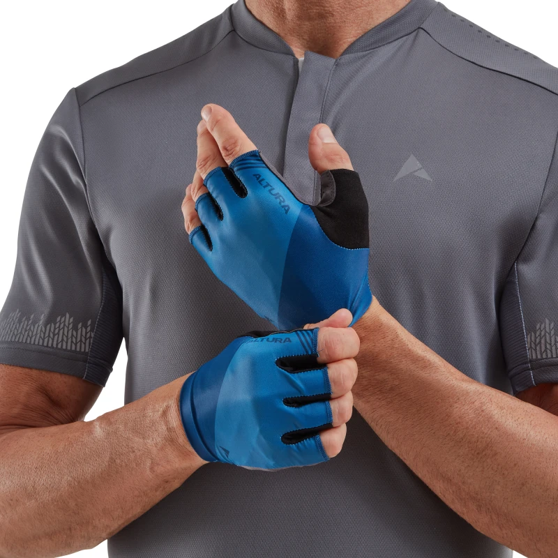 Image of Altura Airstream Unisex Cycling Mitts L Blue - Cycles UK
