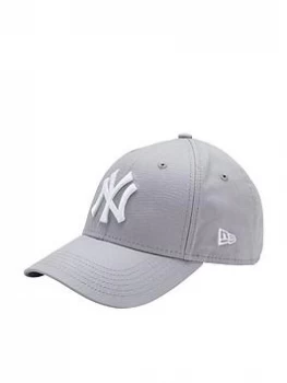 image of Boys, New Era Youth 940 New York Yankees Cap - GreyGrey