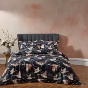 Image of Flyway Exotic Piped Duvet Cover Set Ink / King