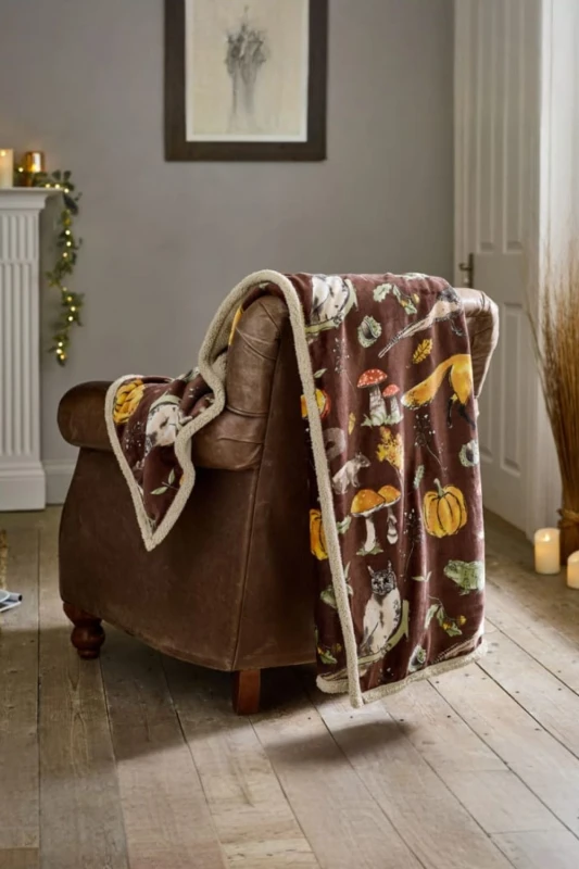 Image of Deyongs Deyongs Luxury Soft Cosy Warm Fleece Sherpa Large Throw Autumn Animals Woodland Squirrel & Hedgehog 130x170cm in Brown Size: 130cm x 170cm B