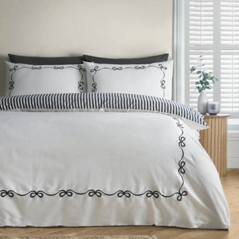 Image of Catherine Lansfield Bow Embroidery Double Duvet Cover Set With Pillowcases Cream / Black