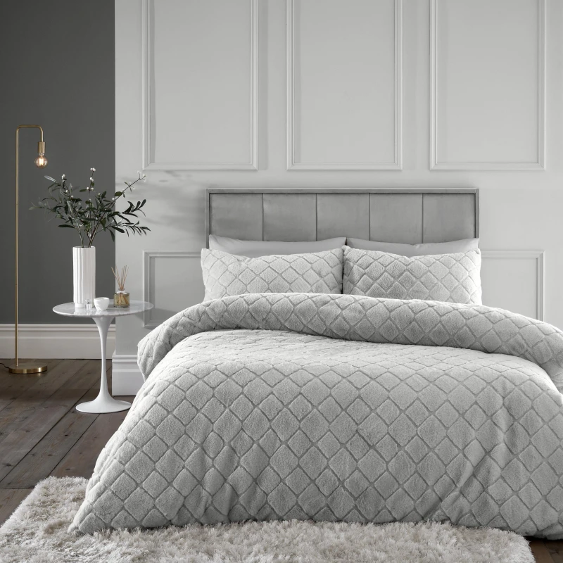 Image of Catherine Lansfield Cosy Diamond Faux Fur Duvet Cover Bedding Set Silver