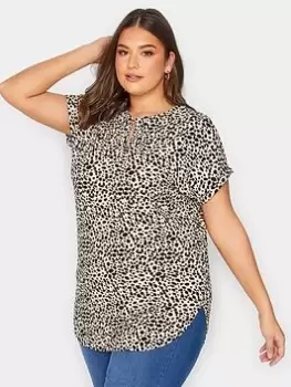Image of Yours V Neck T-Shirt Animal - Beige, Beige, Size 20, Women