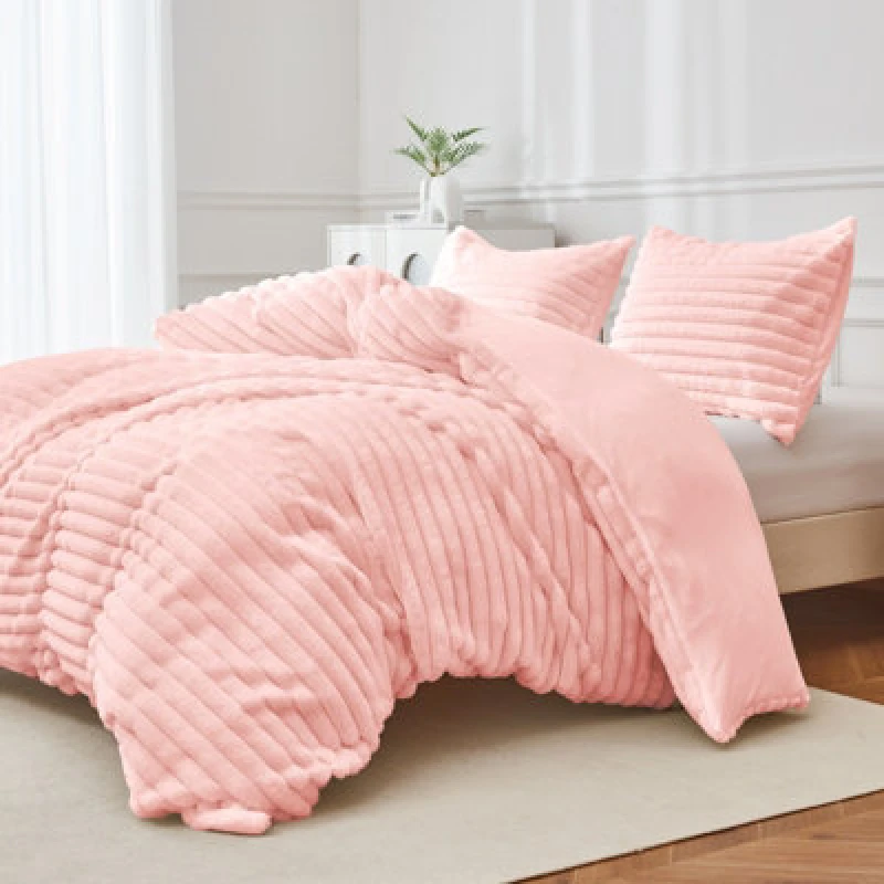 Image of Ezysleep Ezysleep Super Soft Luxury Faux Fur Stripe Duvet in Pink Size: Single Pink Single Unisex 0721545366719