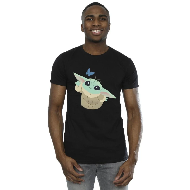 Image of Star Wars Star Wars Men The Mandalorian Butterfly Catching T-Shirt in Black Size: Small Black S Male 5057864765410