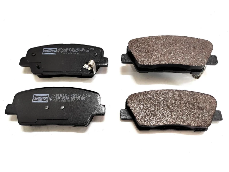 Image of Brake pad set CHAMPION 573823CH