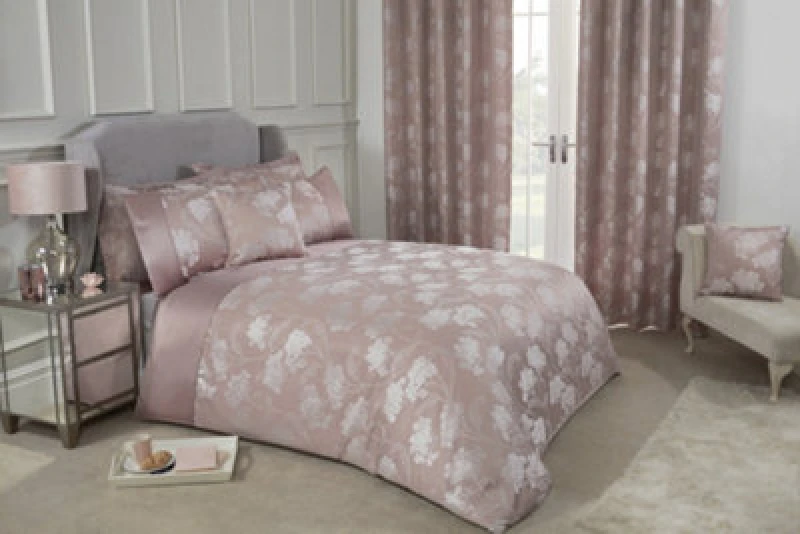 Image of New Edge Blinds English Garden Duvet Set in Pink Size: King Pink Unisex King