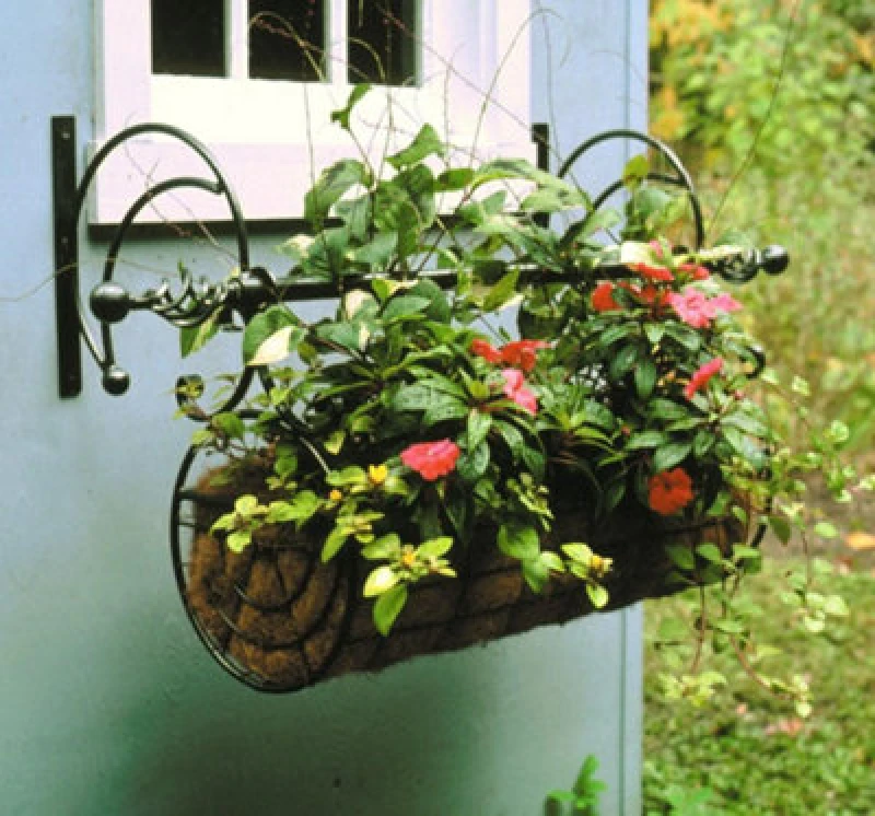 Image of Poppy Forge Regal Swing Planter Planter - Solid Steel - L45 X W60 X H117cm - Black