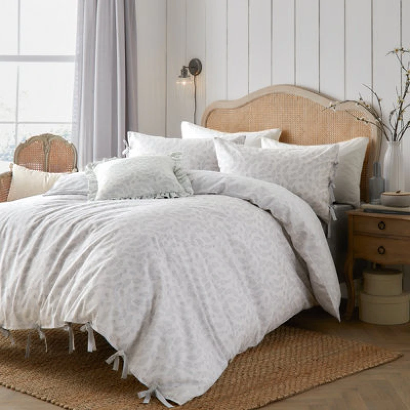 Image of Wylder Chloe Printed Reversible Duvet Cover Set, Double, White