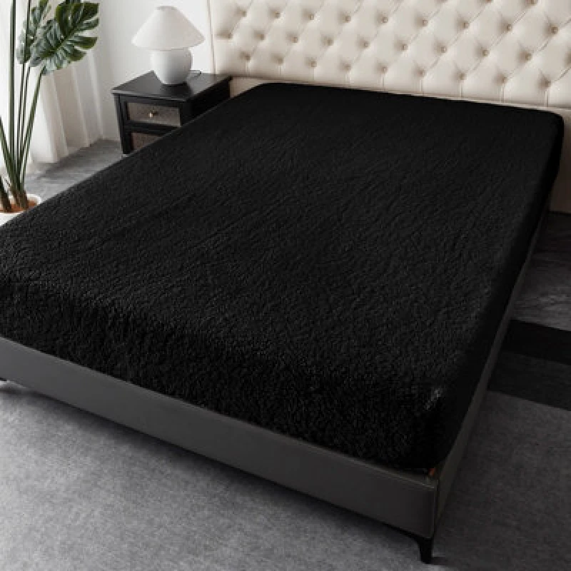 Image of Ezysleep Ezysleep Winter Warm Soft Teddy Fleece Fitted Sheet in Black Size: Single Black Single Unisex 0721545366580
