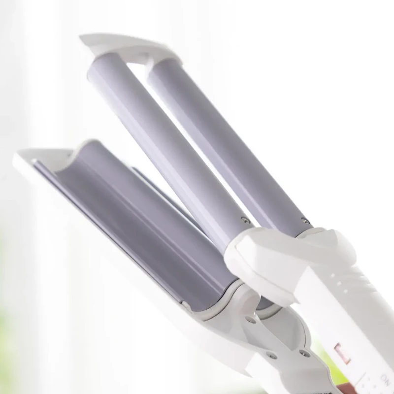 Image of INNOVAGOODS Hair straightener - InnovaGoods - Ceramic model - 55 W - Temperature 200 °C - 360 ° rotating cable V0103294