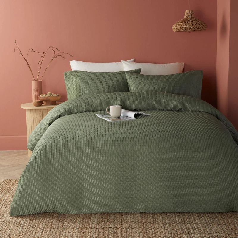 Image of Serene Home Lindly Embossed Waffle Duvet Cover Set in Green Dark Green unisex Single