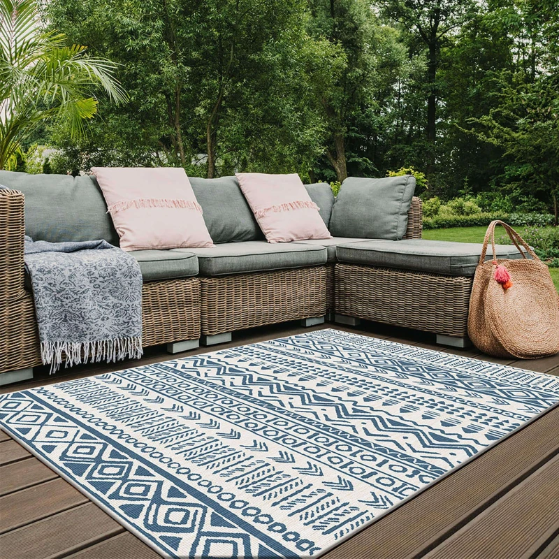Image of THE RUGS Reversible Outdoor Rugs in Aztec Design Duo Weave Collection in Blue Size: 120cm x 170cm Blue Unisex 120cm x 170 cm