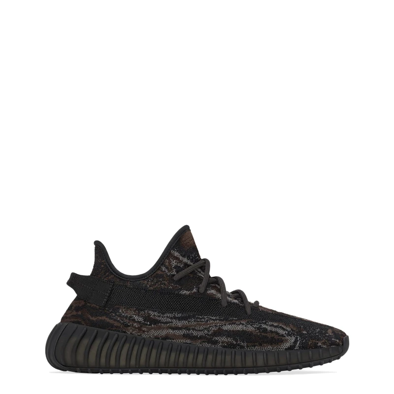 Image of Yeezy Boost 350 V2 Sneakers Junior Runners 3.5 (36) Black 09143540235