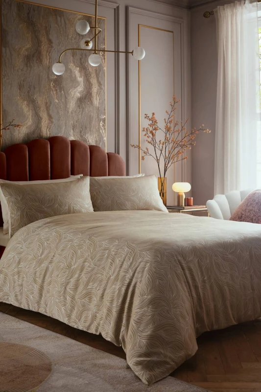 Image of Laurence Llewelyn-Bowen 'Venus Grace' Jacquard Duvet Cover Set in Natural Size: Super King Natural Unisex Super King