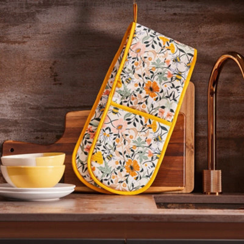 Image of Ulster Weavers 'Bee Bloom' Animal Print Double Oven Glove Multi