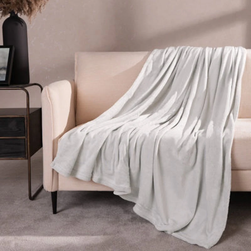 Image of OHS OHS Ultra Soft Flannel Fleece Throw Blanket in Pale Grey Size: 120cm x 150cm Pale Grey 120cm x 150cm Unisex 5027434005772
