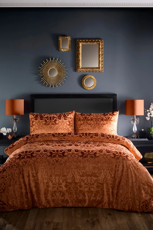 Image of Laurence Llewelyn-Bowen Laurence Llewelyn-Bowen 'Firenza' Damask Velvet Duvet Cover Set in Red Size: Super King Red Super King Unisex 5056734224149