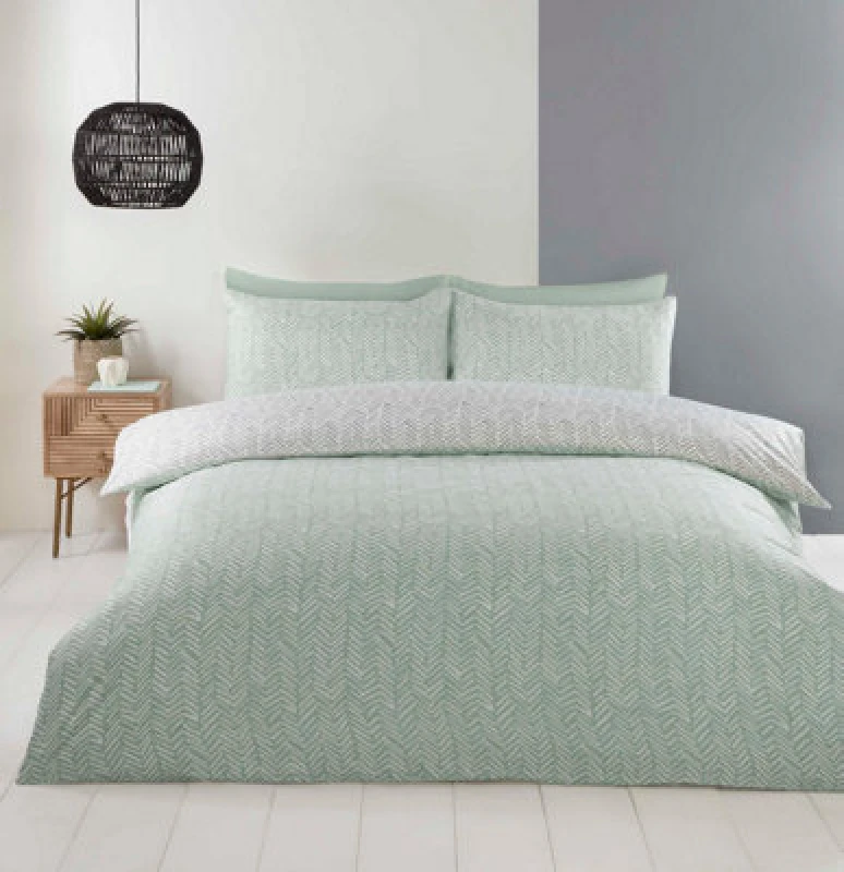Image of Rapport Home Helston Polyester Reversible Duvet Set With Pillowcase