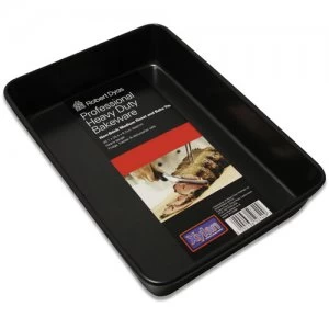 Image of Robert Dyas Professional Medium Non-Stick Roast and Bake Pan