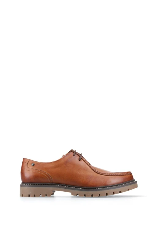 Image of Base London Base London Men Carbon Wallabe in Tan Size: 11 Tan 11 Male 5063294204511